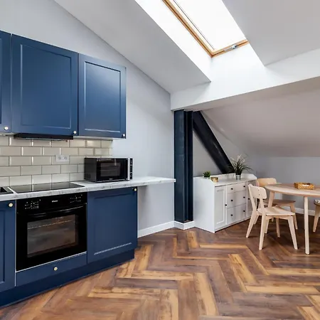 Close-golden - Old Town - Marcinkowskiego #3 *